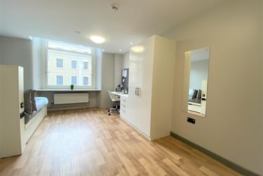 1 bed flat, College Square East, Holylands, Belfast, BT16DJ - Image 3